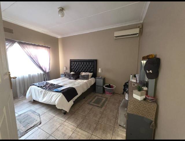 3 BEDROOM HOUSE FOR SALE IN RAVENSKLIP